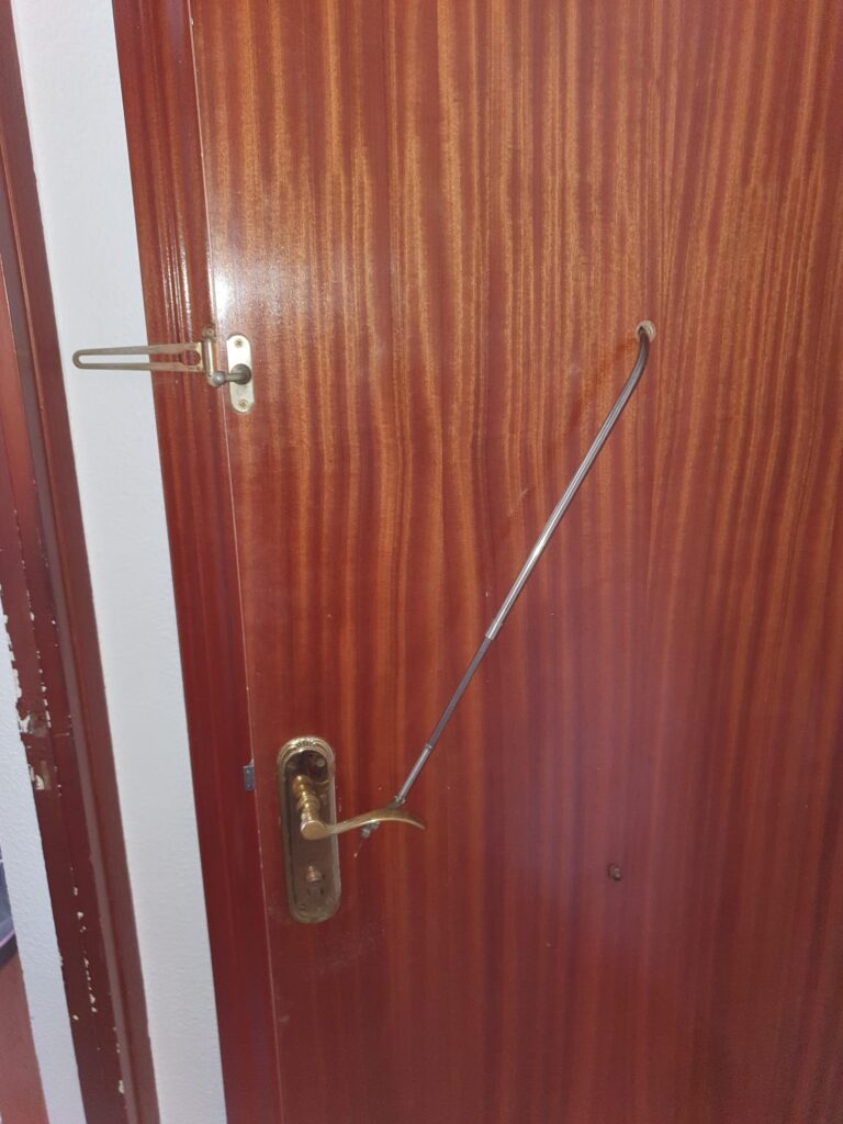 Apertura de puertas Ávila